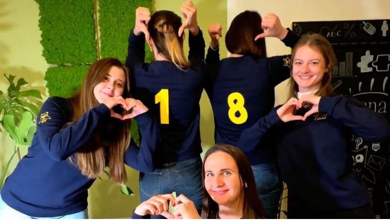 Oslavujeme 18 rokov spájania ľudí a práce